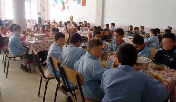 حقوقيون يتحدثون عن جبن "فاسد" بمطاعم مدرسية بهذا الإقليم ومصدر مسؤول يوضح